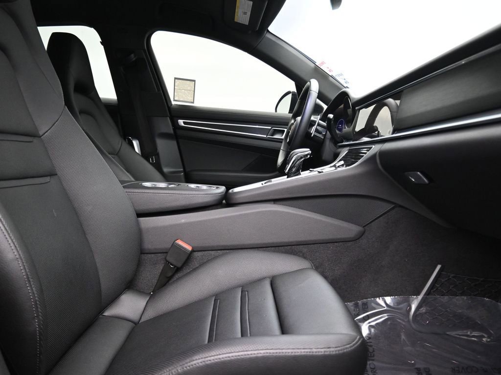 Used 2023 Porsche Panamera Platinum Edition image 16