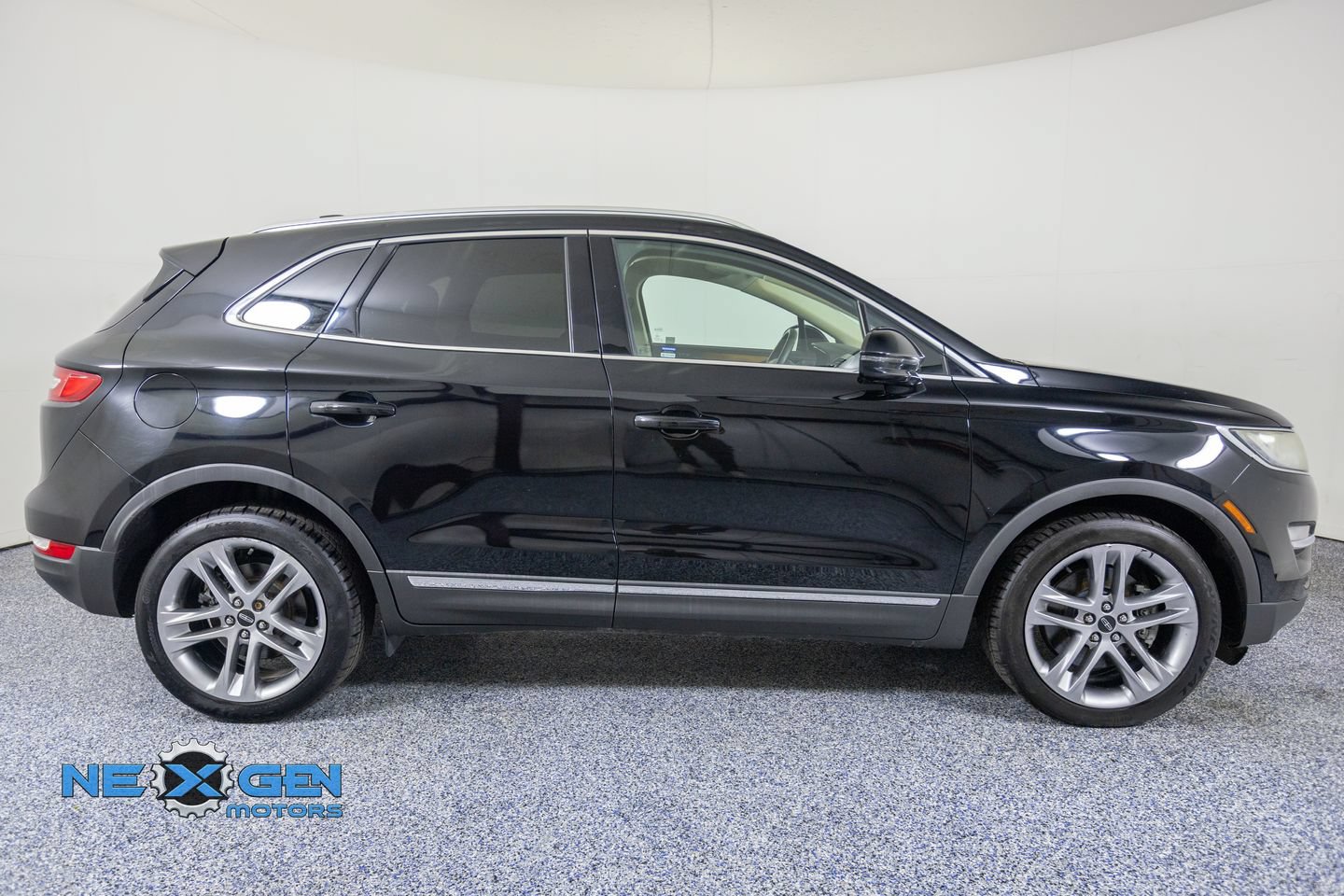 Used 2016 Lincoln MKC Reserve w/ Lincoln MKC Climate Package AWD/4WD image 8