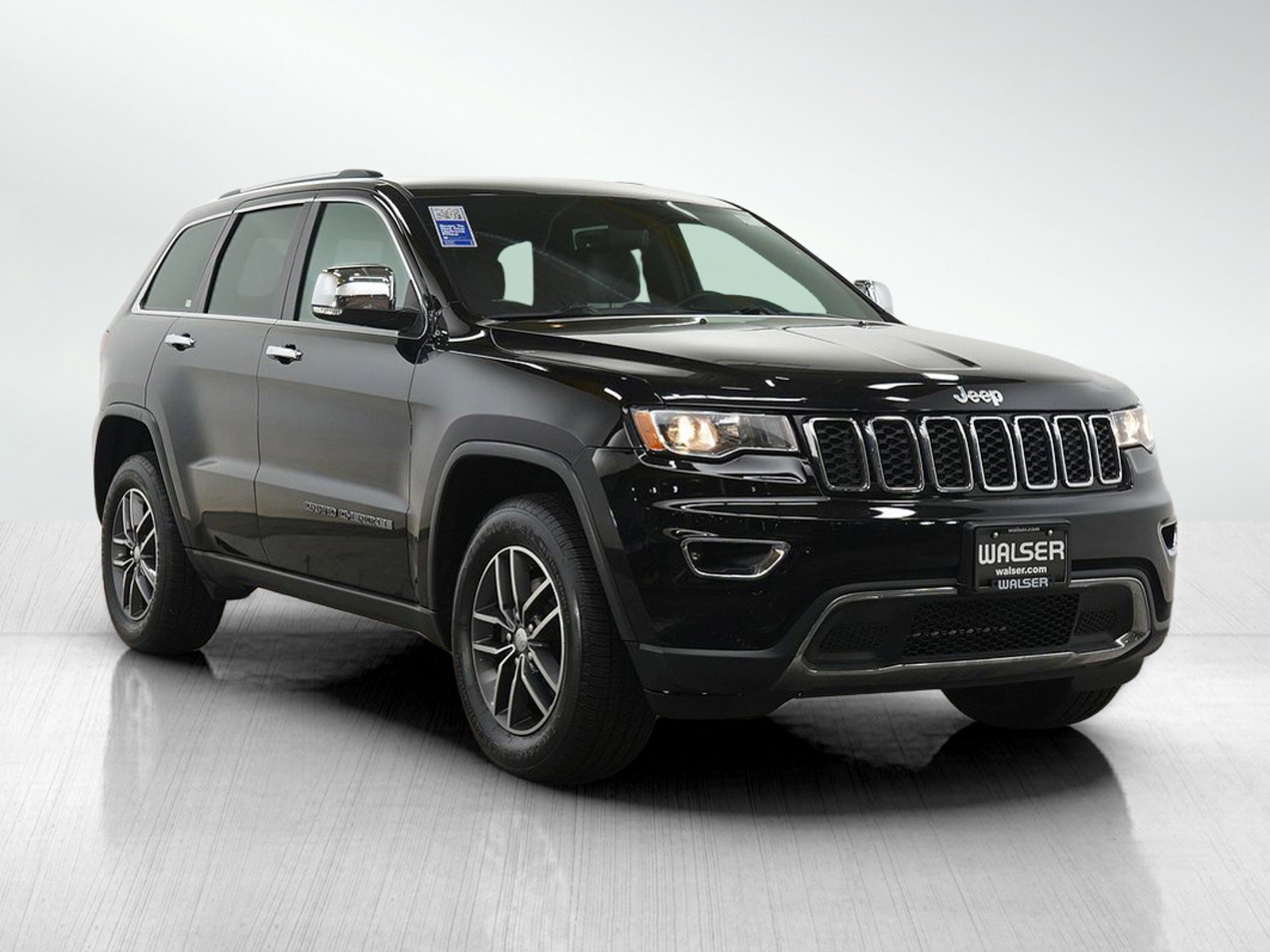 Used 2017 Jeep Grand Cherokee Limited w/ Trailer Tow Group IV AWD/4WD image 7