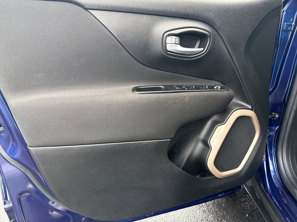 Used 2016 Jeep Renegade Sport w/ Power & Air Group image 12