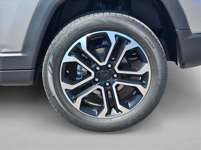 Used 2022 Jeep Compass Limited AWD/4WD image 28