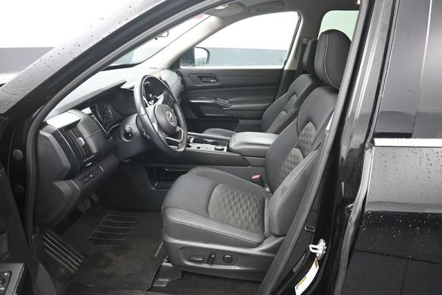 Used 2024 Nissan Pathfinder SV AWD/4WD image 9