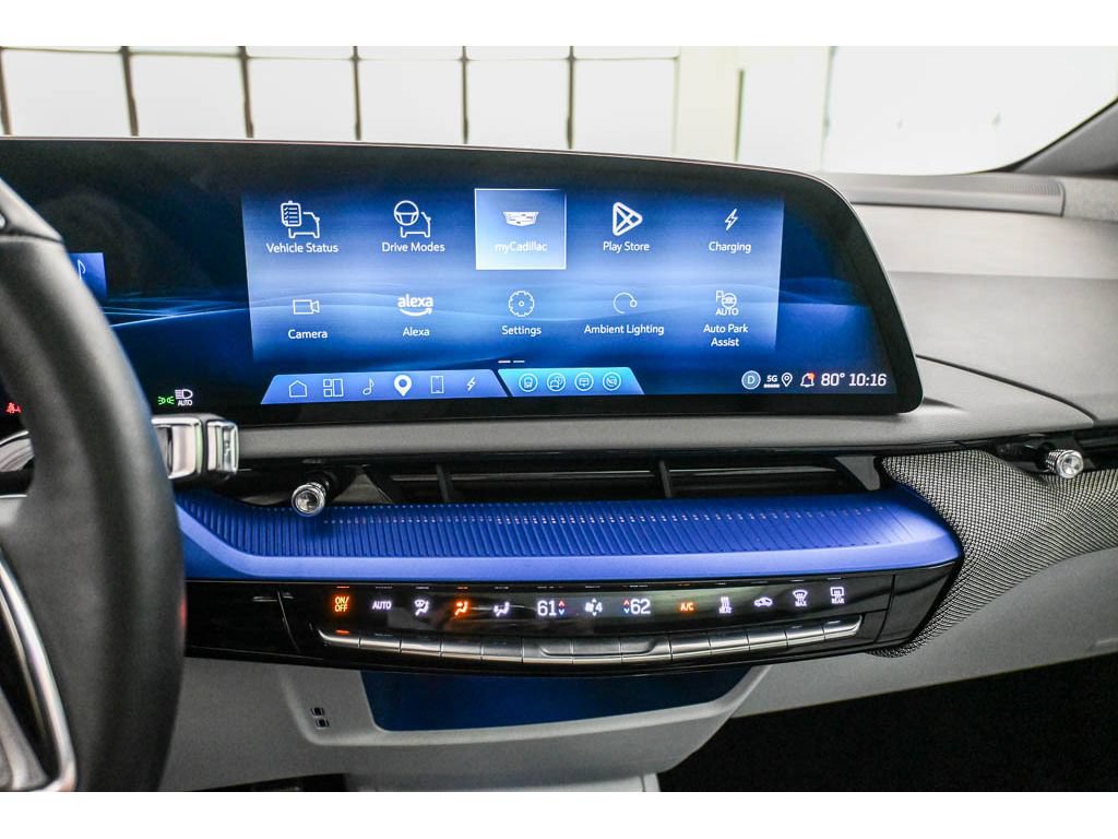 Certified 2025 Cadillac Optiq Sport 1 AWD/4WD image 18