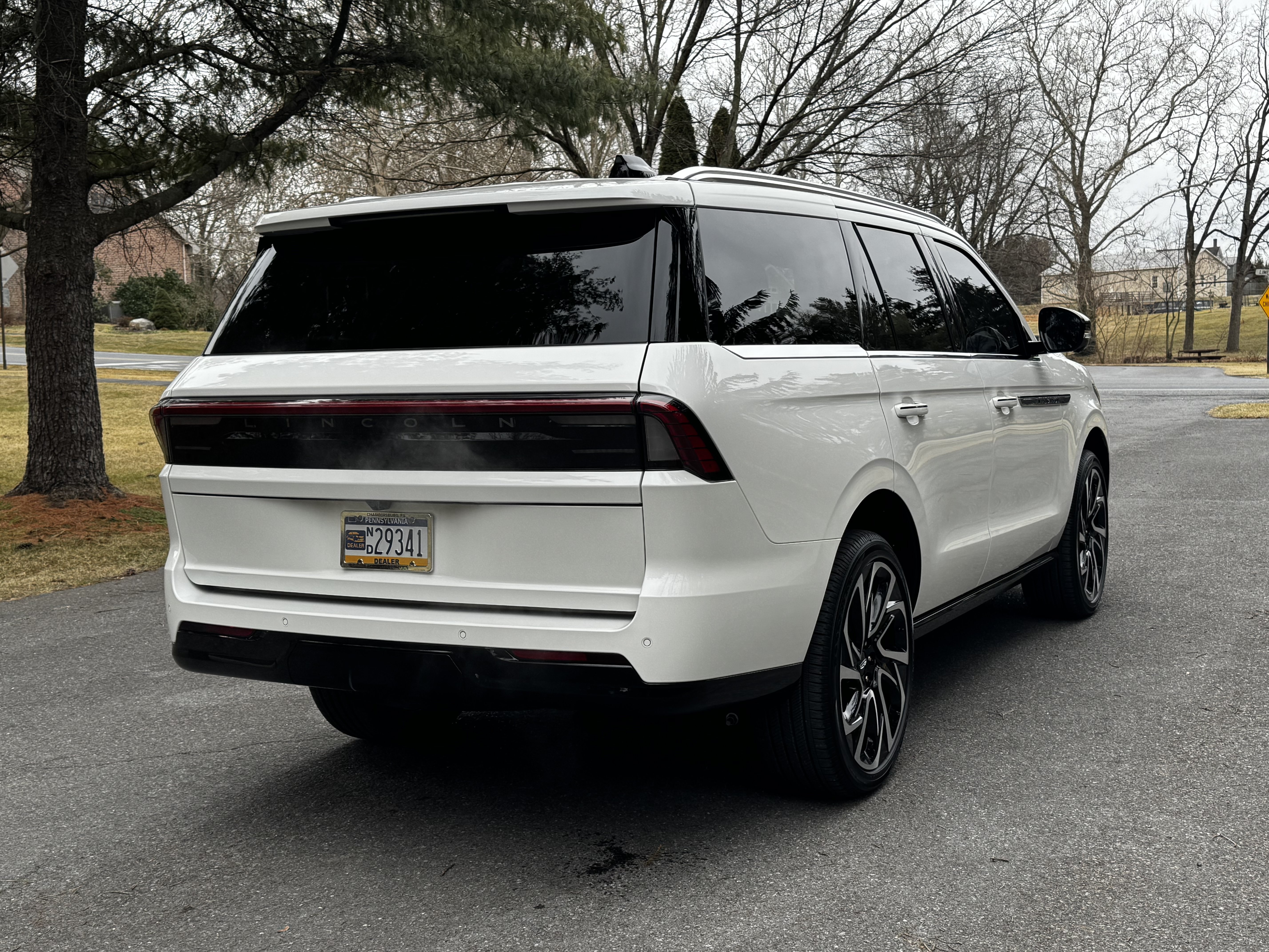 Used 2026 Lincoln Navigator Reserve AWD/4WD image 7