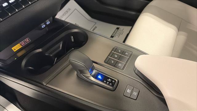 Certified 2025 Lexus UX 300h AWD w/ Accessory Package (Z1) image 30