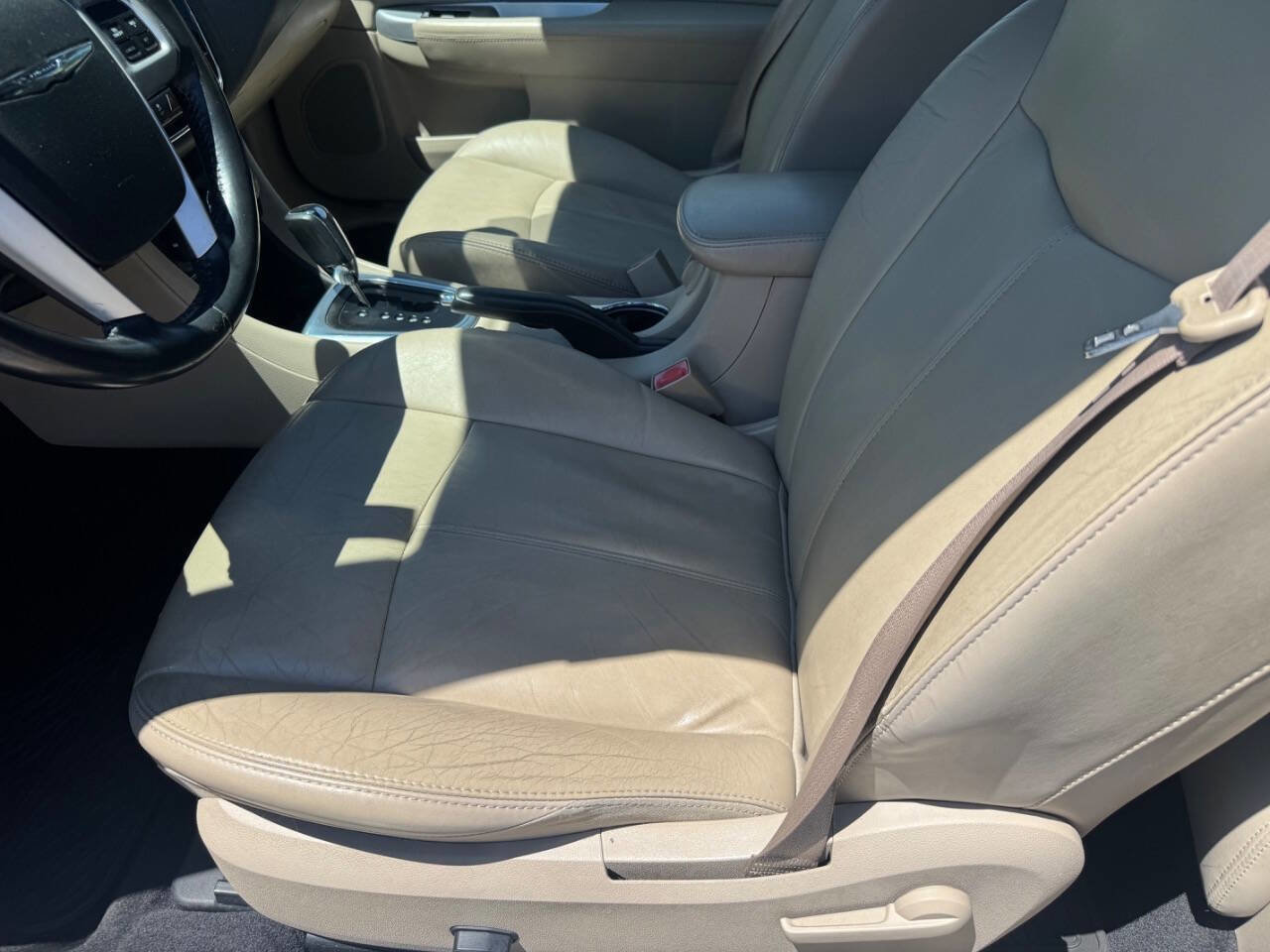 Used 2013 Chrysler 200 Limited FWD image 19