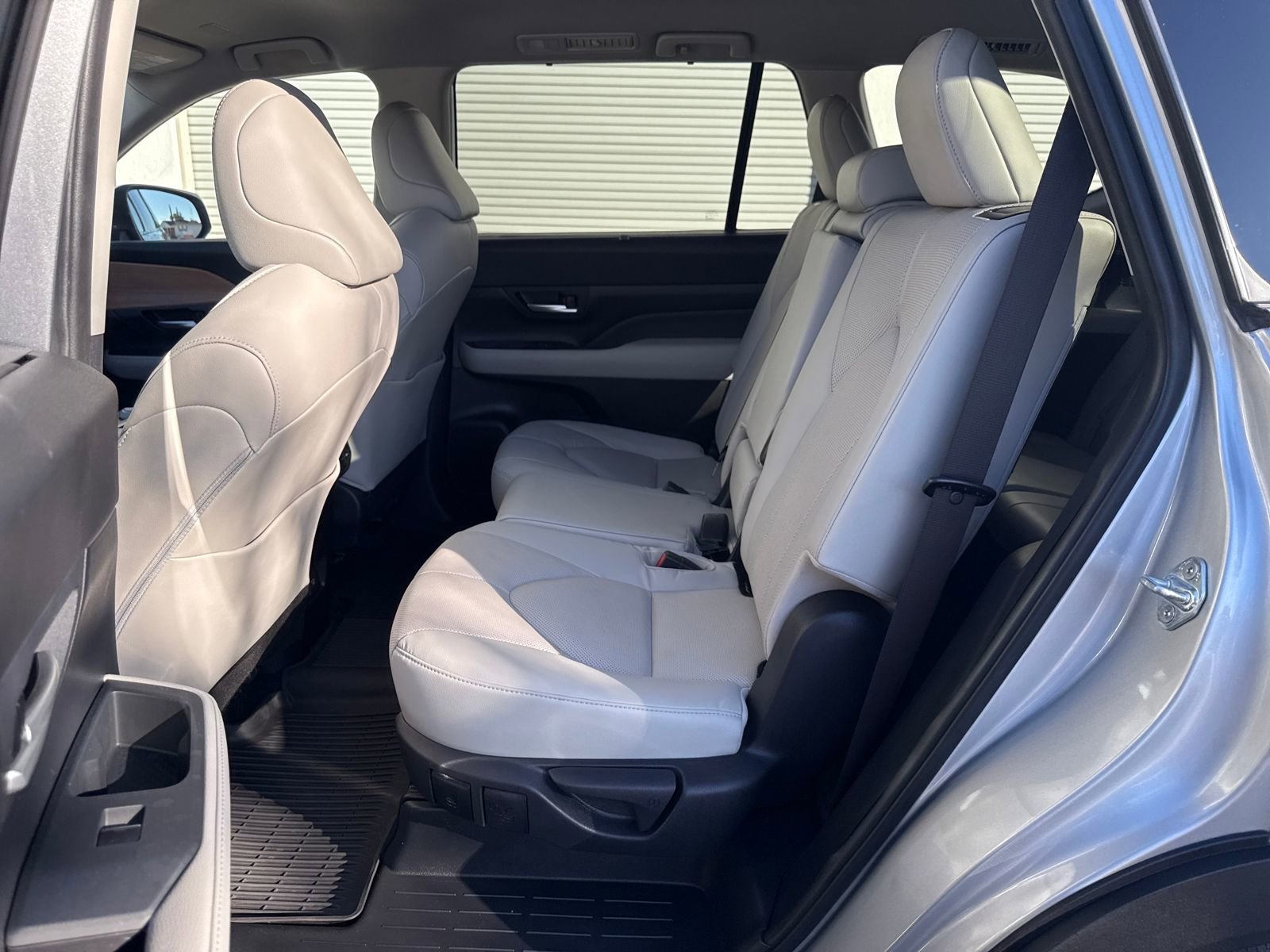 Used 2024 Toyota Grand Highlander Limited image 25