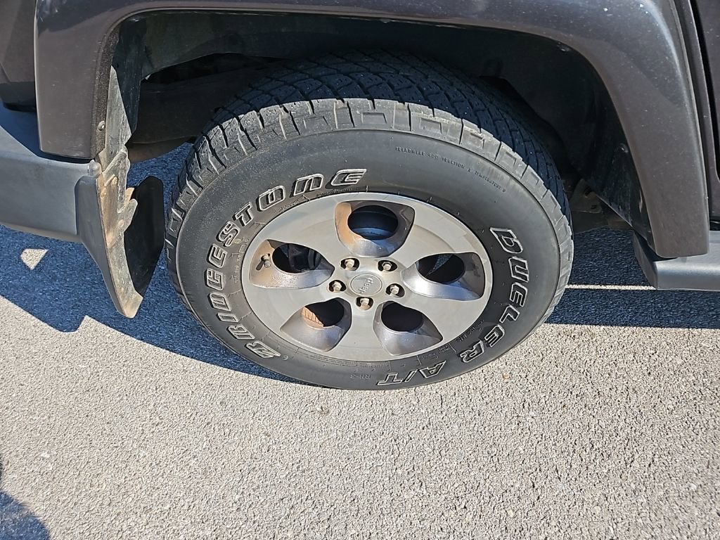 Used 2017 Jeep Wrangler Unlimited Sahara image 11