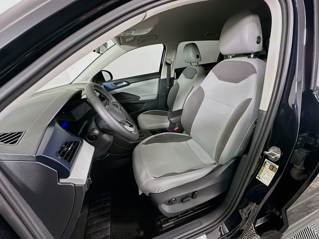 Used 2023 Volkswagen Taos SE image 20