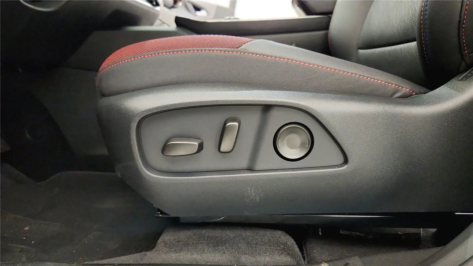 New 2026 Chevrolet Equinox RS w/ Convenience Package III image 29