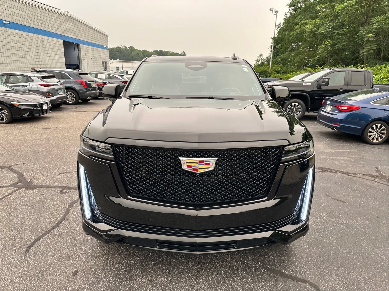 Certified 2023 Cadillac Escalade Sport Platinum w/ LPO, Floor Liner Package AWD/4WD image 23