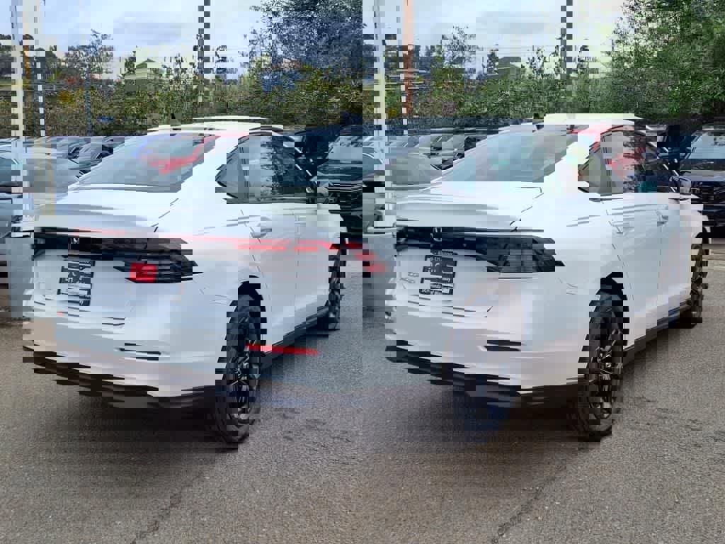 New 2025 Honda Accord SE image 5