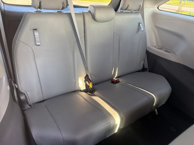 Used 2022 Toyota Sienna XLE FWD image 13