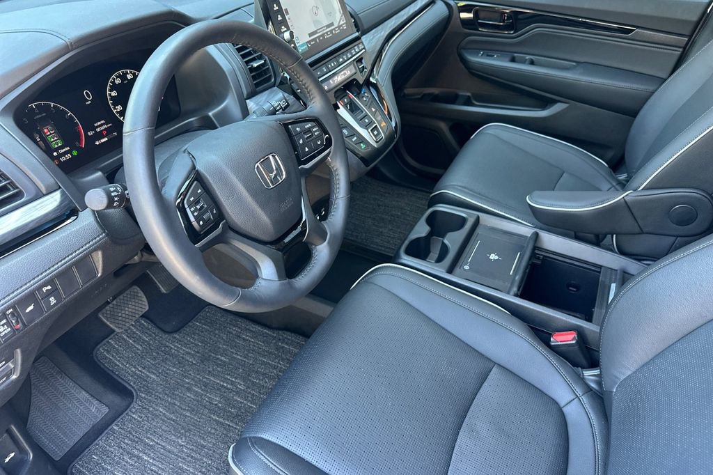 Certified 2026 Honda Odyssey Elite image 3