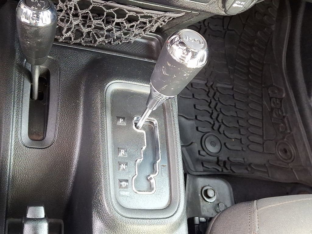 Used 2018 Jeep Wrangler Unlimited Sport S AWD/4WD image 22