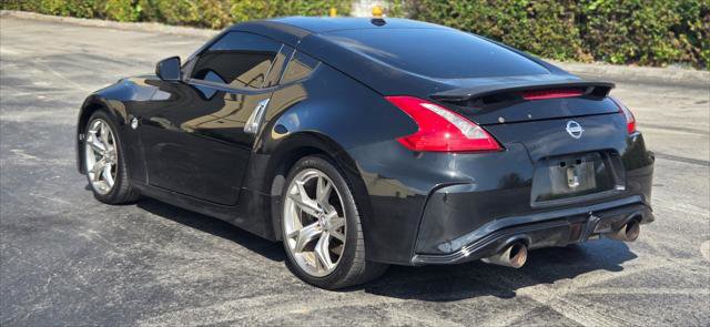 Used 2011 Nissan 370Z Touring w/ Sport Pkg image 4