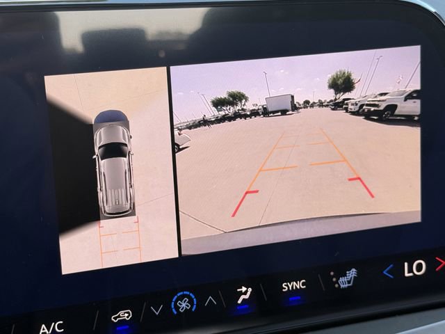 New 2026 Chevrolet Traverse LT image 16