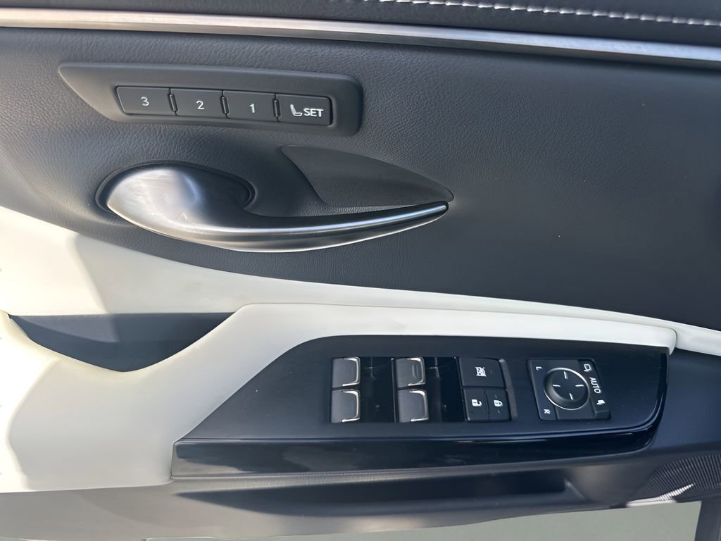 Used 2022 Lexus ES 350 F Sport image 29