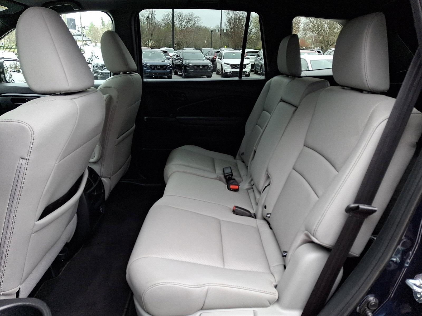 Used 2023 Honda Passport EX-L image 10