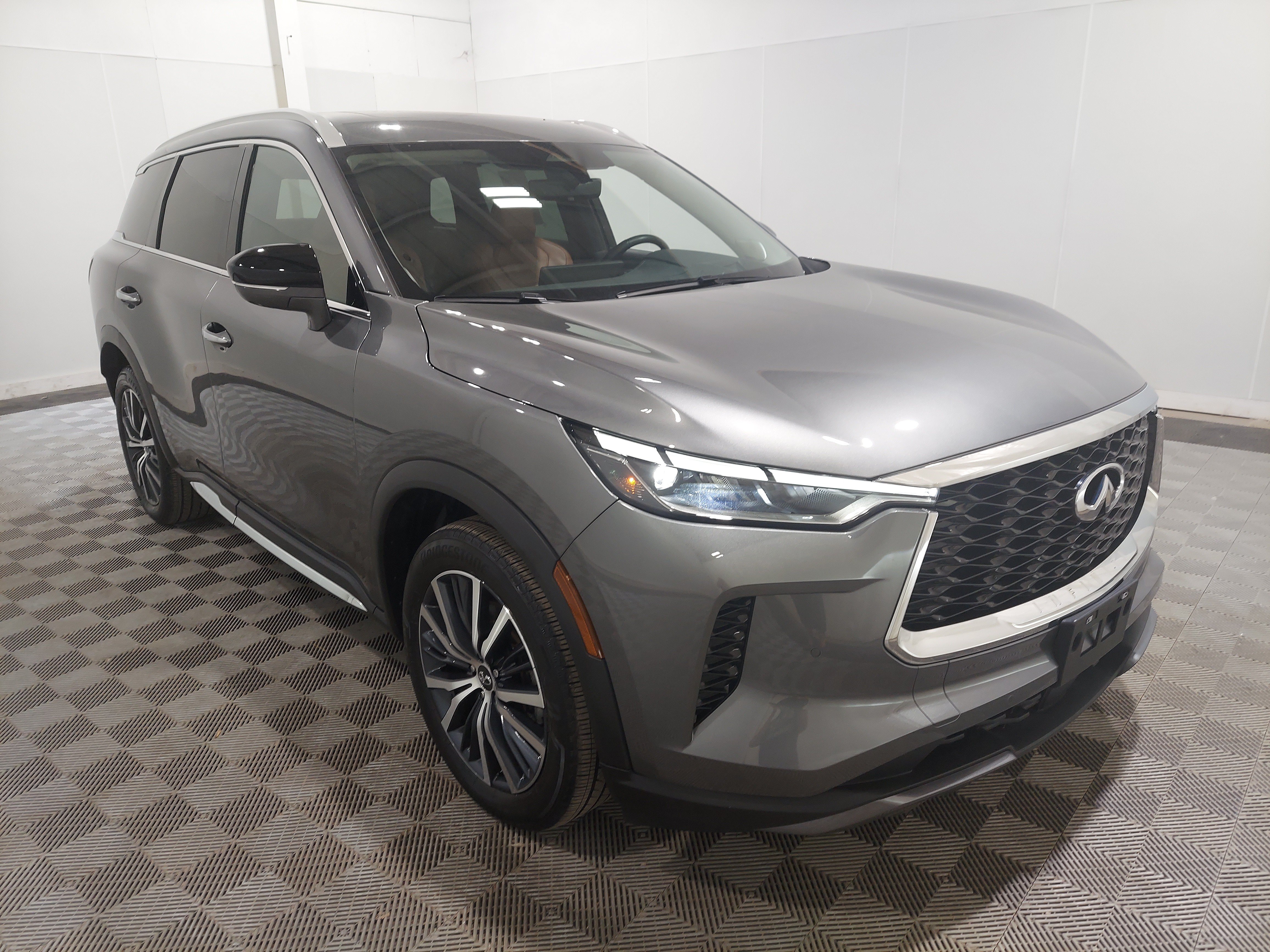 Used 2024 INFINITI QX60 Sensory AWD/4WD image 4