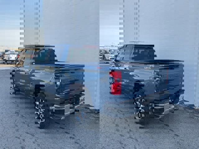 Used 2024 Chevrolet Silverado 1500 LT image 38