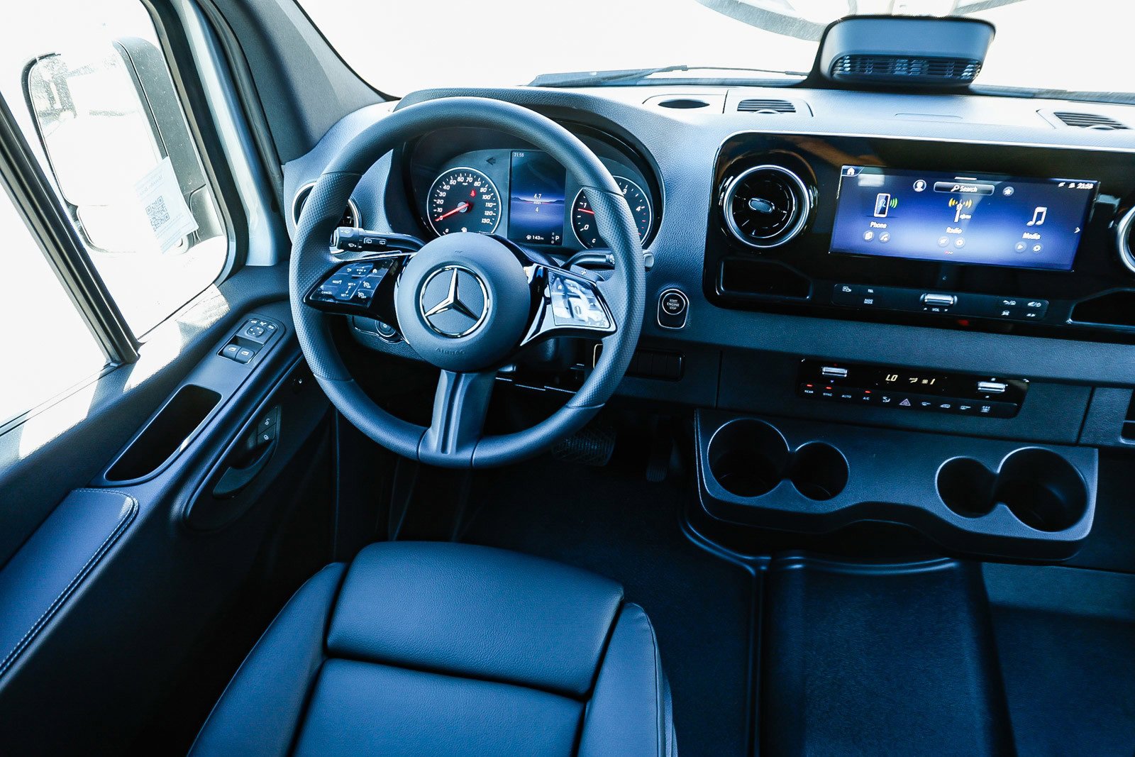 New 2025 Mercedes-Benz Sprinter 2500 image 14