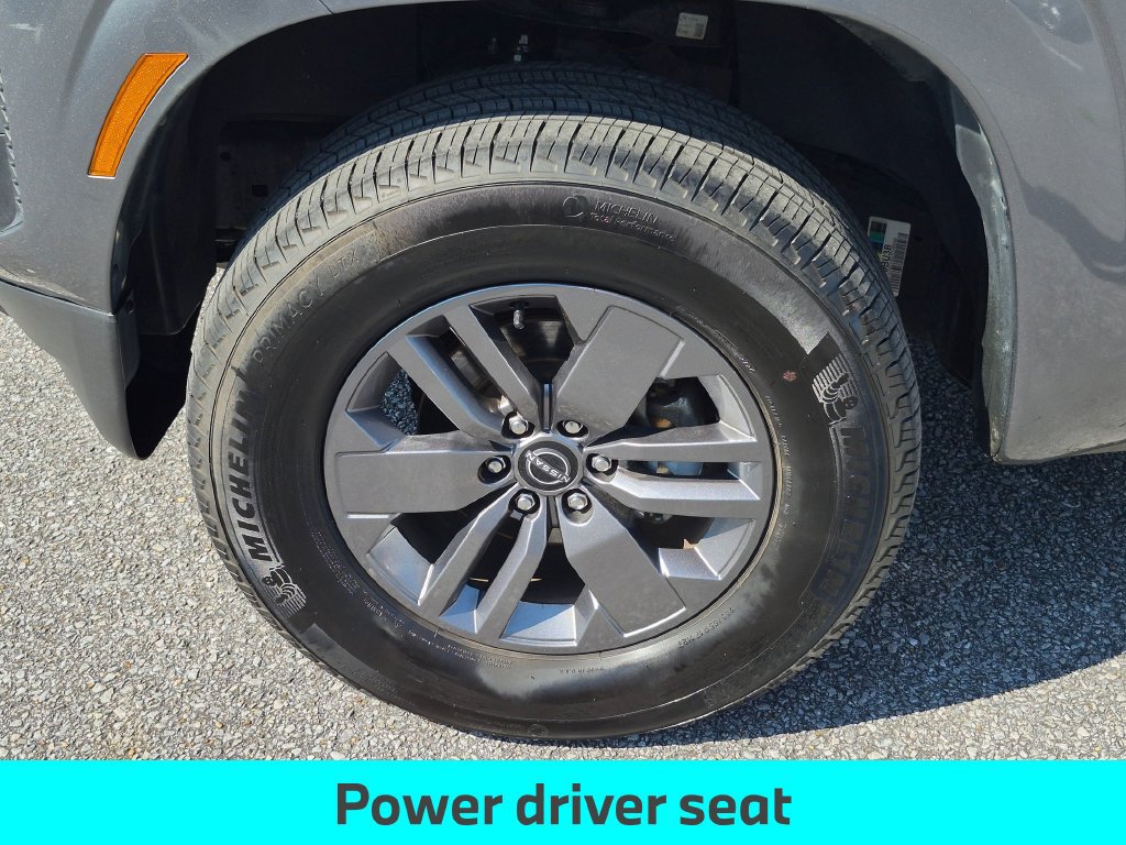 Used 2025 Nissan Frontier SV AWD/4WD image 12
