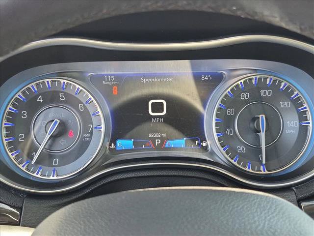 Used 2015 Chrysler 300 Limited w/ Driver Convenience Group RWD image 12