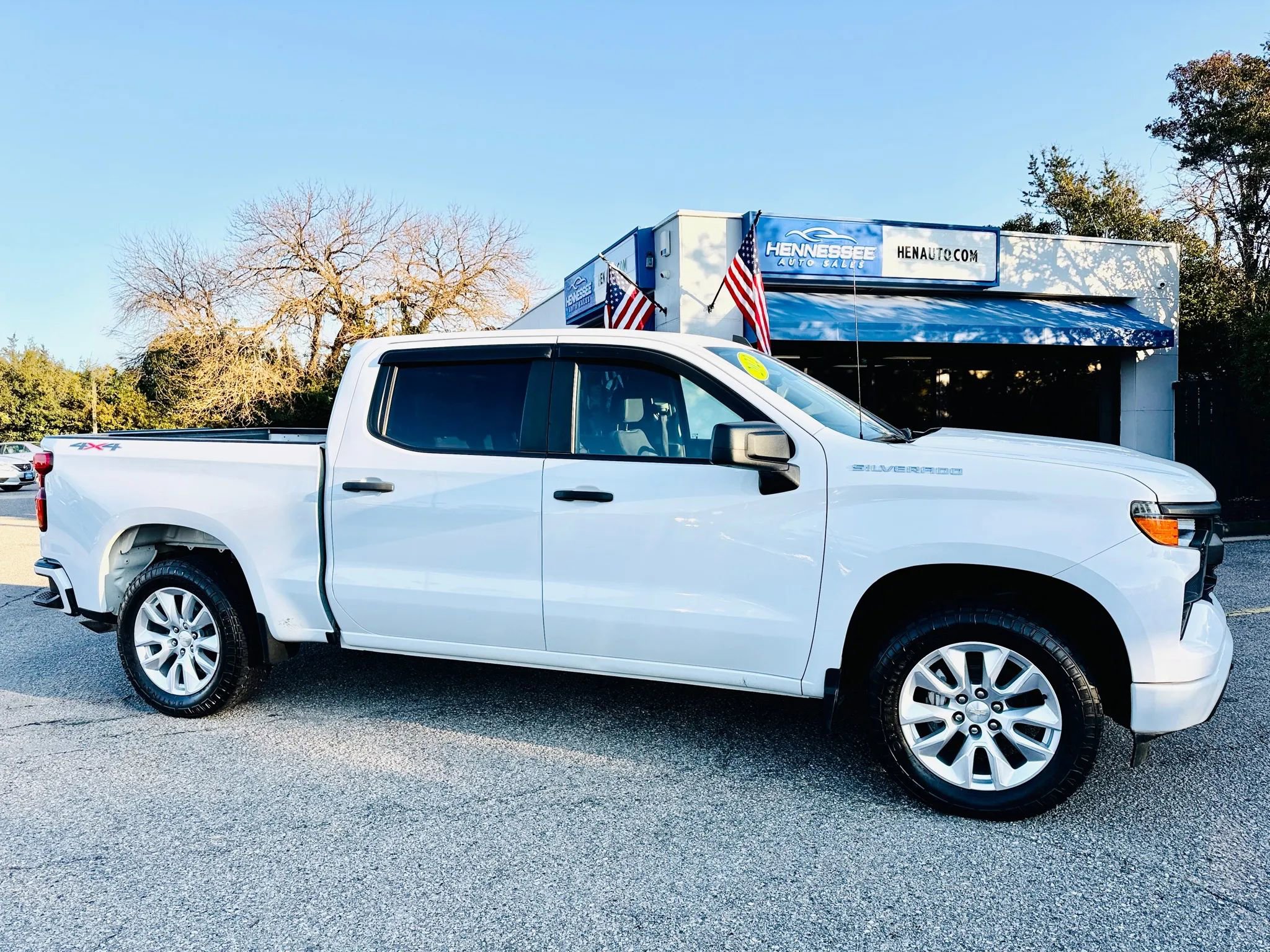 Used 2022 Chevrolet Silverado 1500 Custom image 9