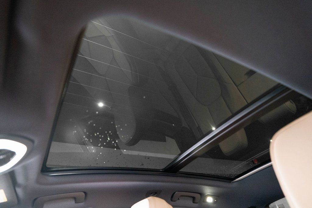 New 2026 Porsche Macan image 22