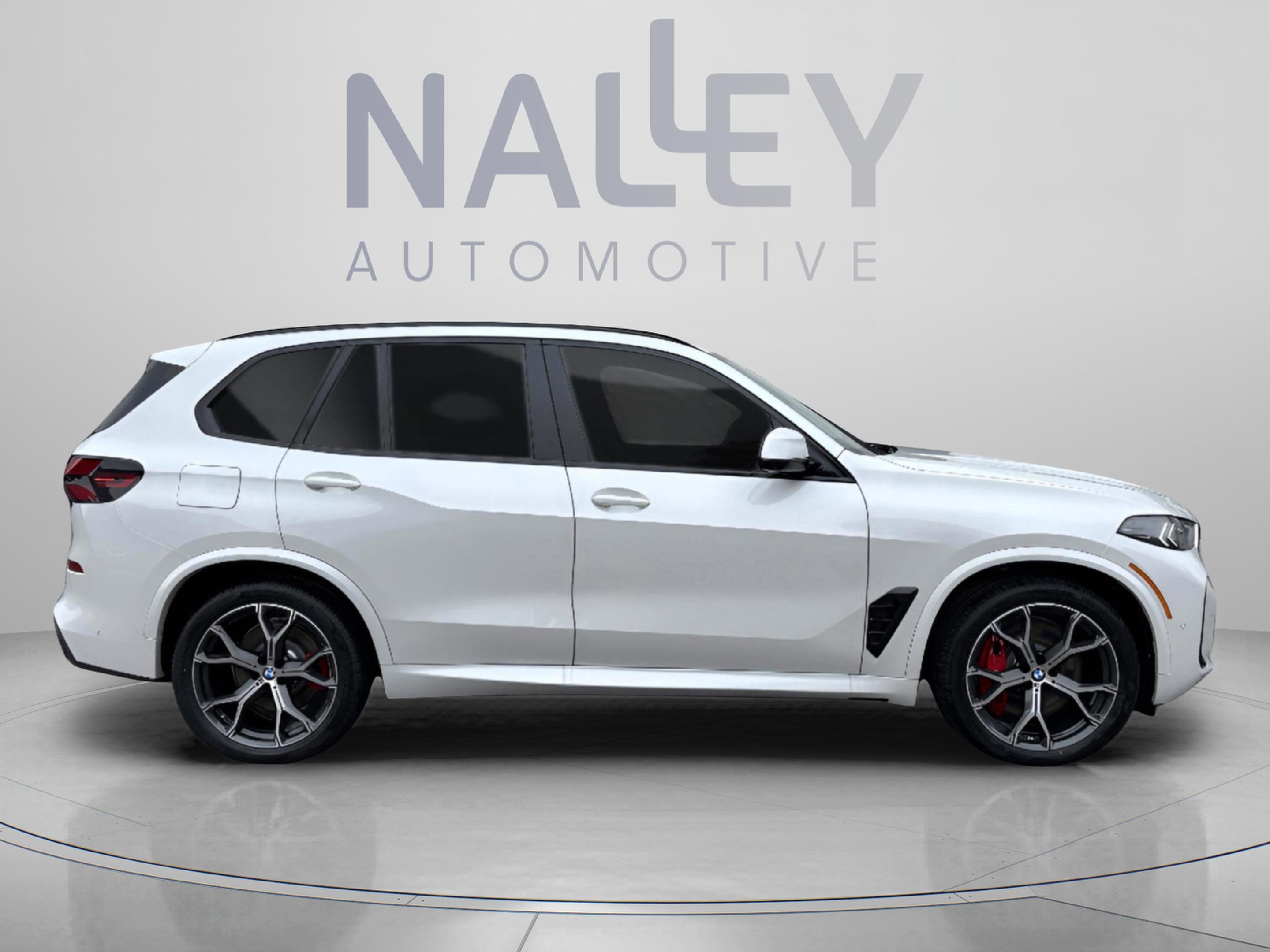 Used 2026 BMW X5 xDrive50e w/ M Sport Package image 5