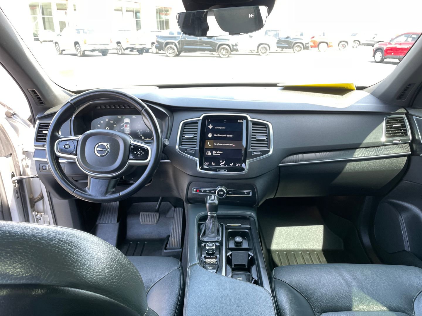 Used 2020 Volvo XC90 T6 Momentum w/ Protection Package Premier image 18