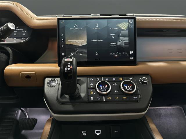 Used 2023 Land Rover Defender 130 First Edition image 9
