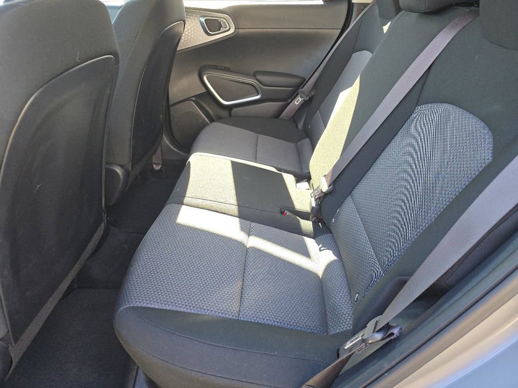 Used 2023 Kia Soul S FWD image 18