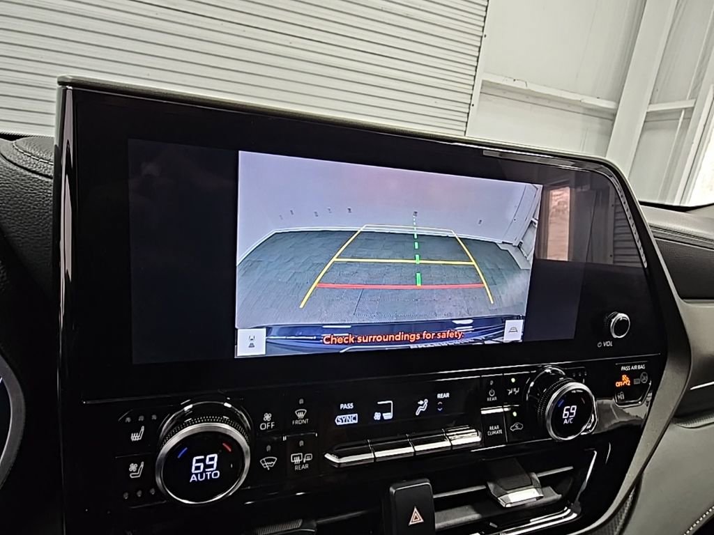 Used 2023 Toyota Highlander Limited image 19