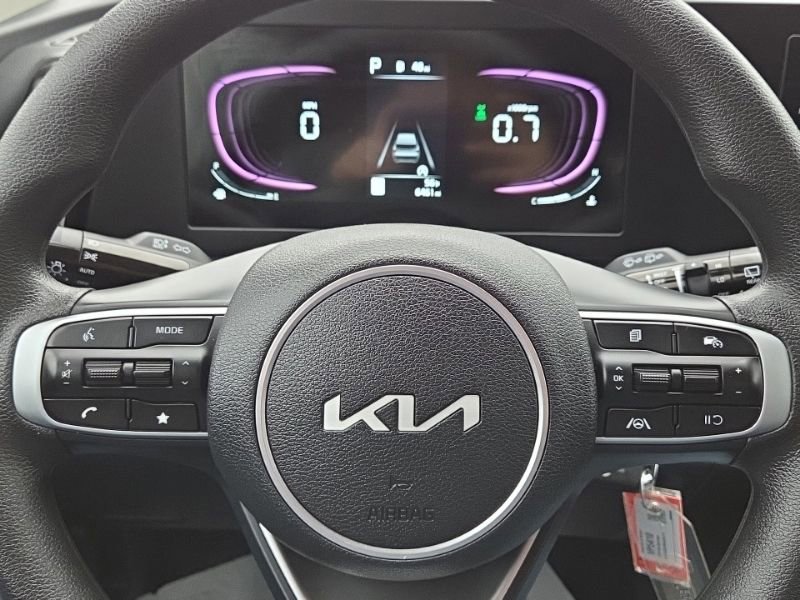 Used 2025 Kia Sportage LX AWD/4WD image 29
