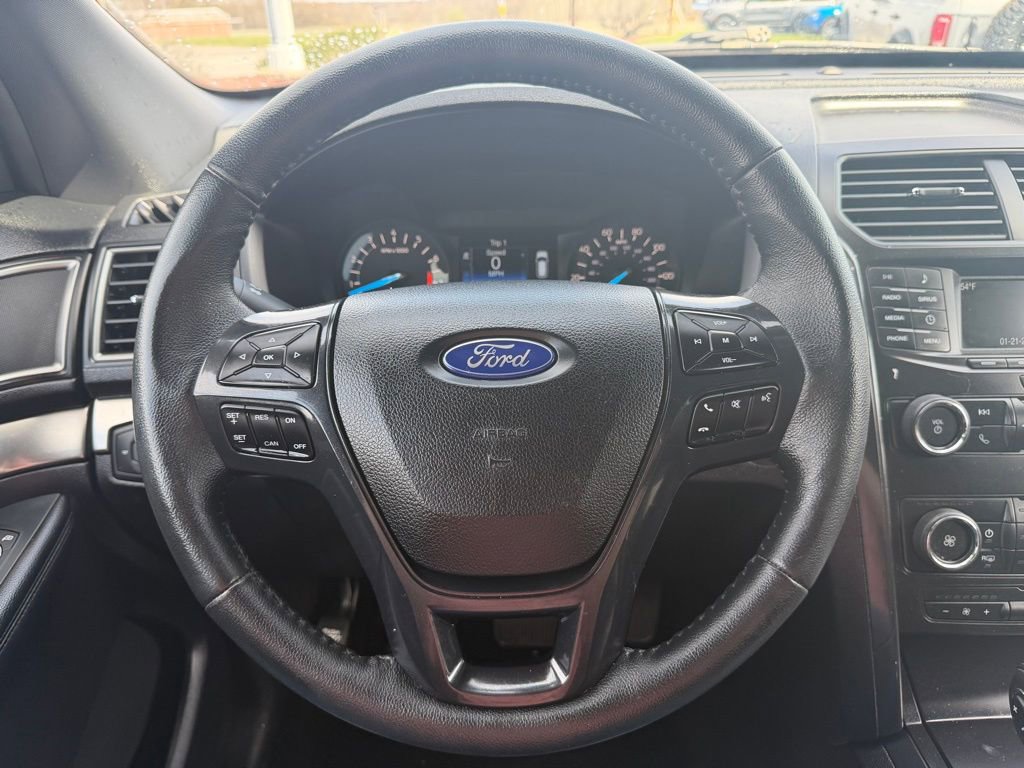 Used 2018 Ford Explorer XLT image 22
