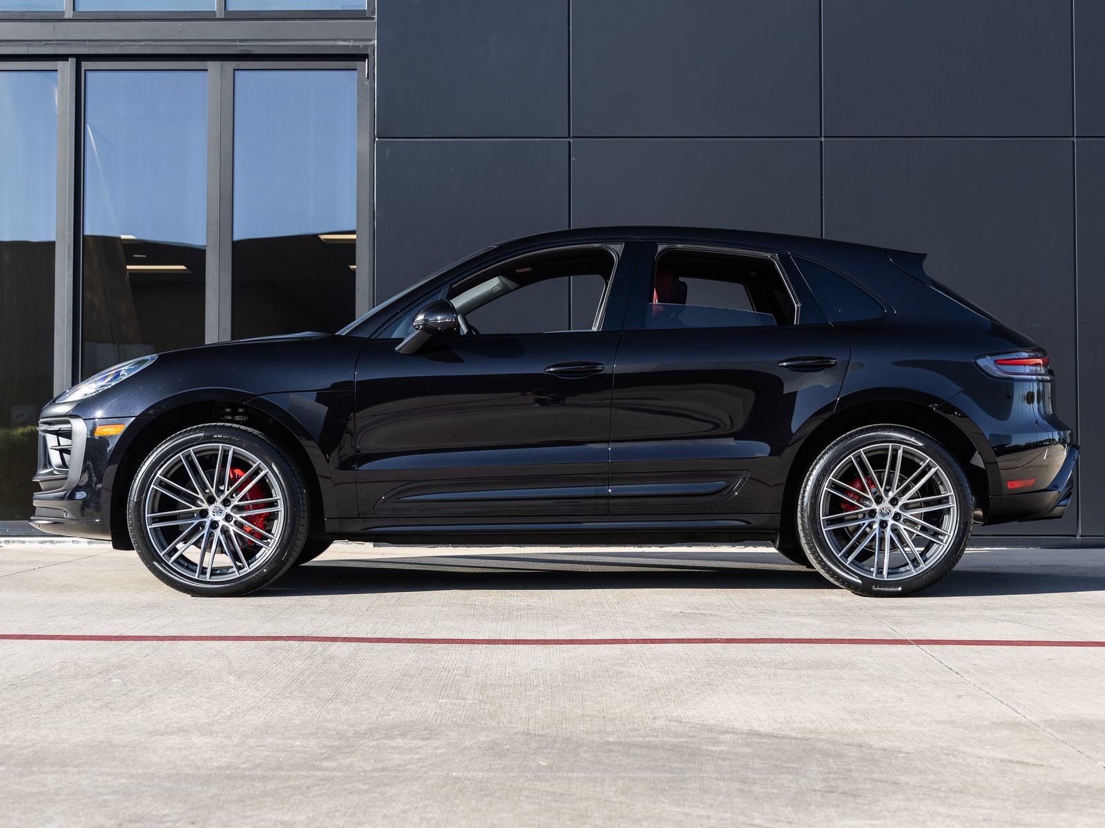 Certified 2026 Porsche Macan S AWD/4WD image 2