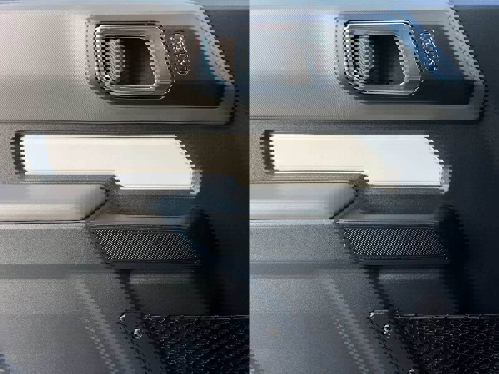 Used 2022 Ford Bronco Base w/ Sasquatch Package image 13