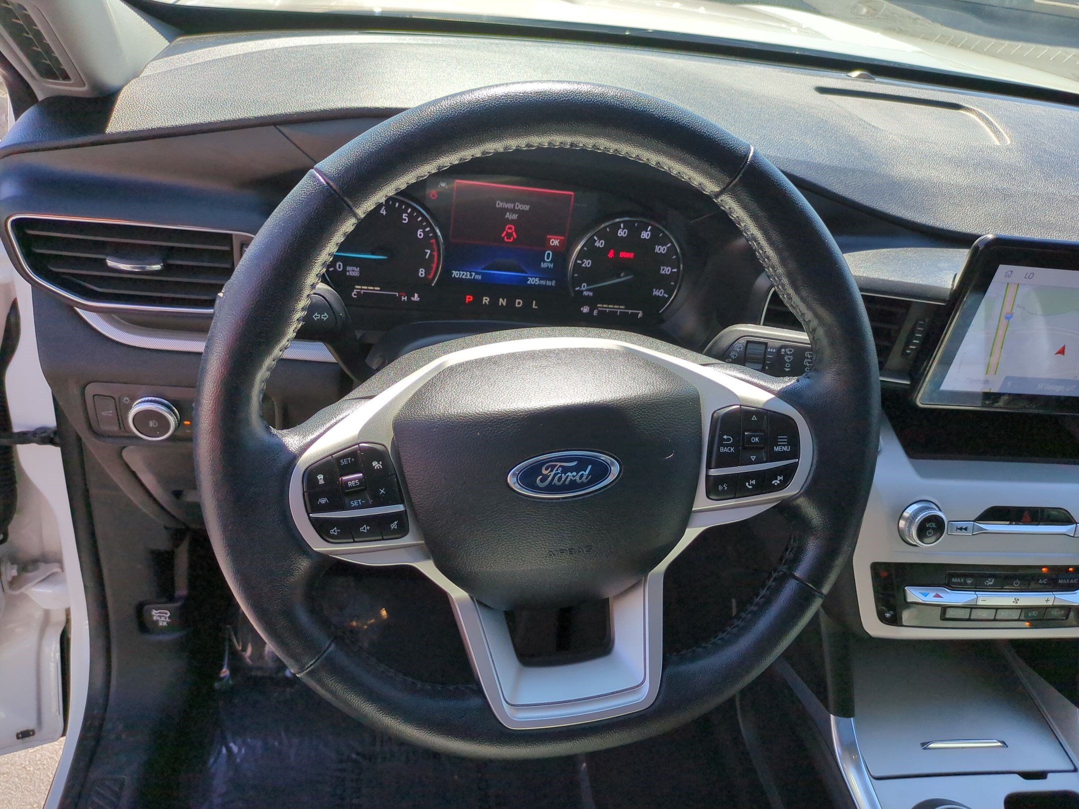 Used 2022 Ford Explorer XLT w/ Equipment Group 202A AWD/4WD image 17