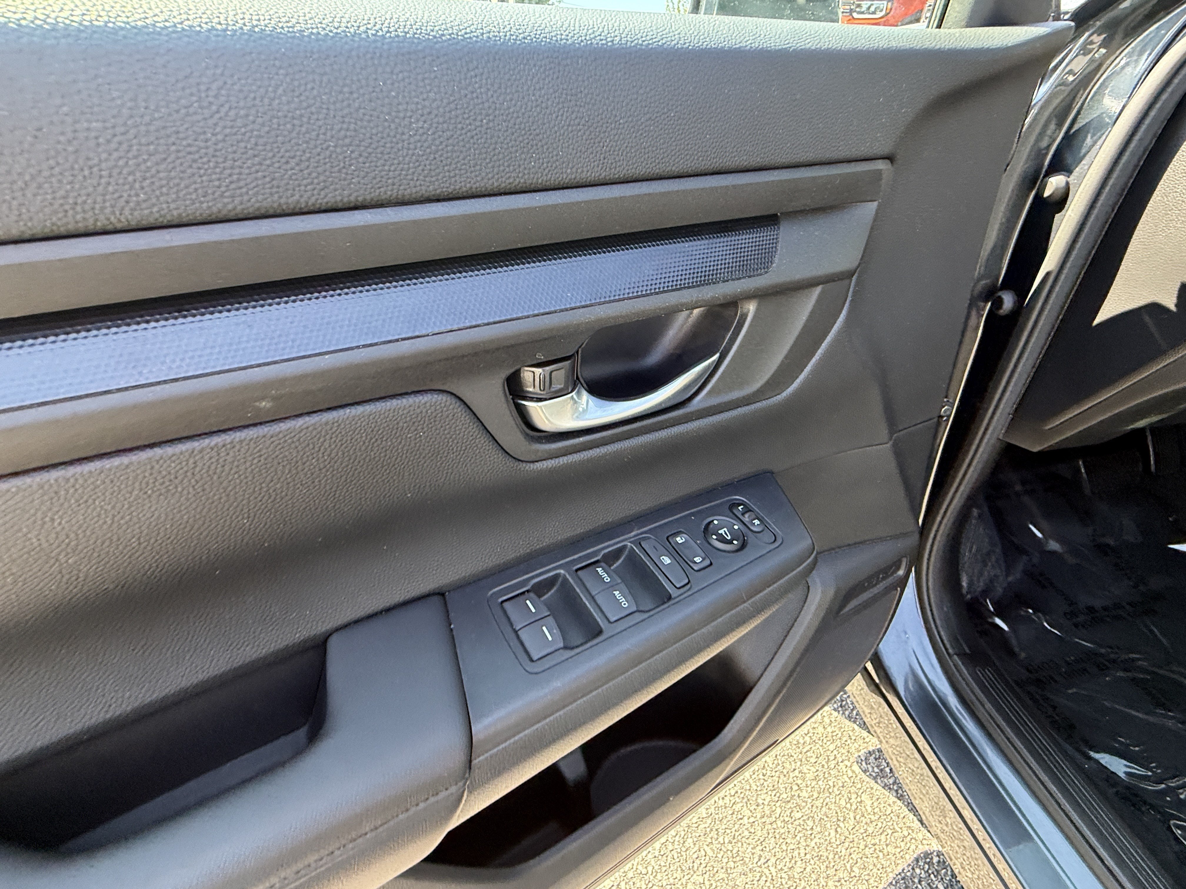 Used 2025 Honda CR-V EX image 15