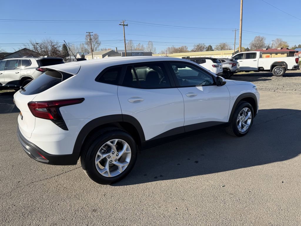 New 2026 Chevrolet Trax LS image 4