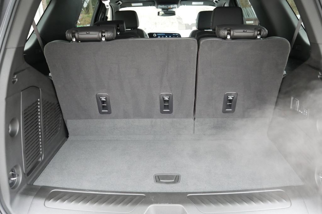 Used 2025 Chevrolet Tahoe LT w/ Comfort Package image 28