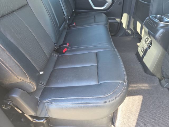 Used 2018 Nissan Titan SL image 30