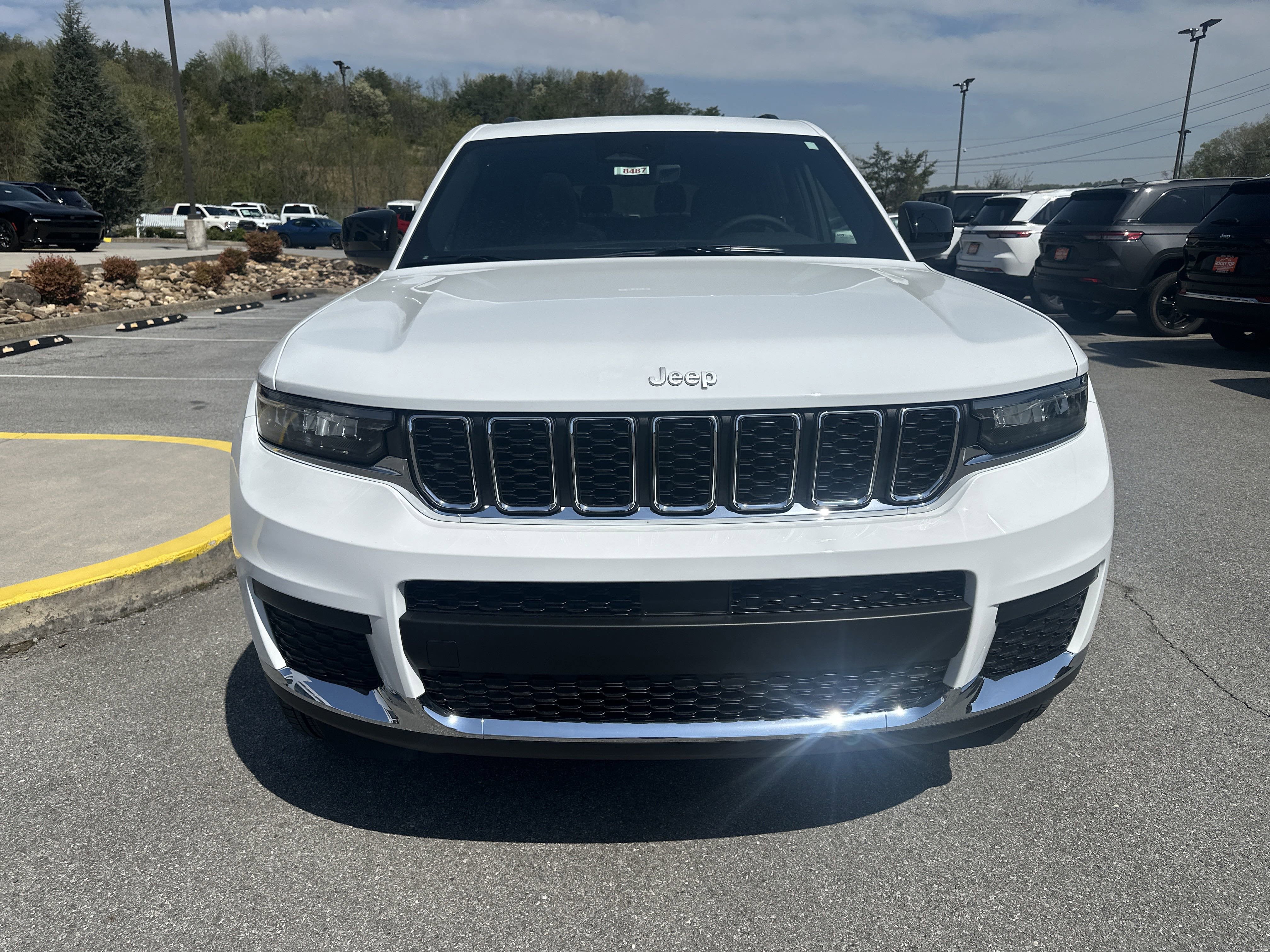 New 2025 Jeep Grand Cherokee L Laredo w/ Luxury Tech Group I AWD/4WD image 3