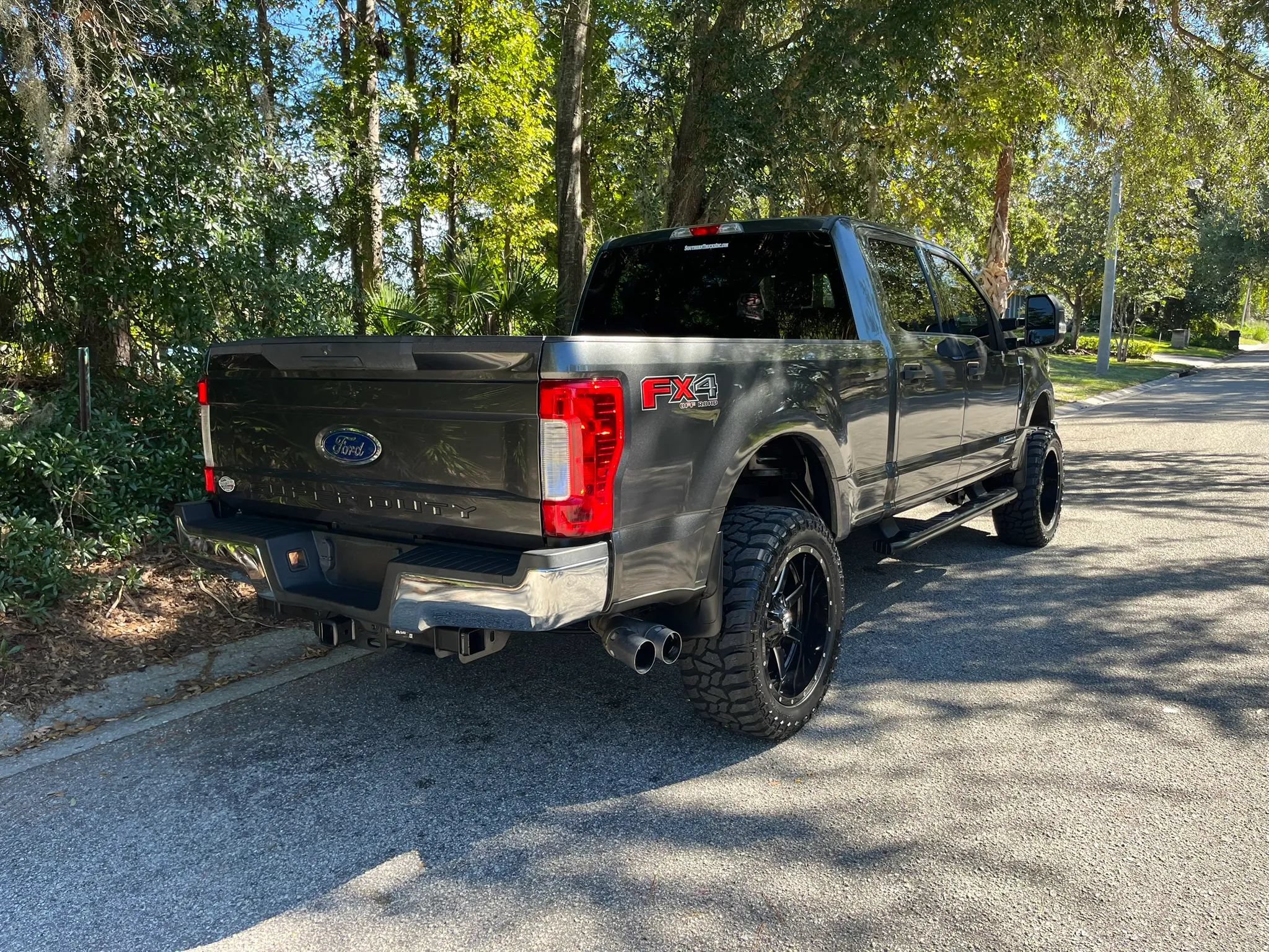 Used 2017 Ford F250 XLT AWD/4WD image 4