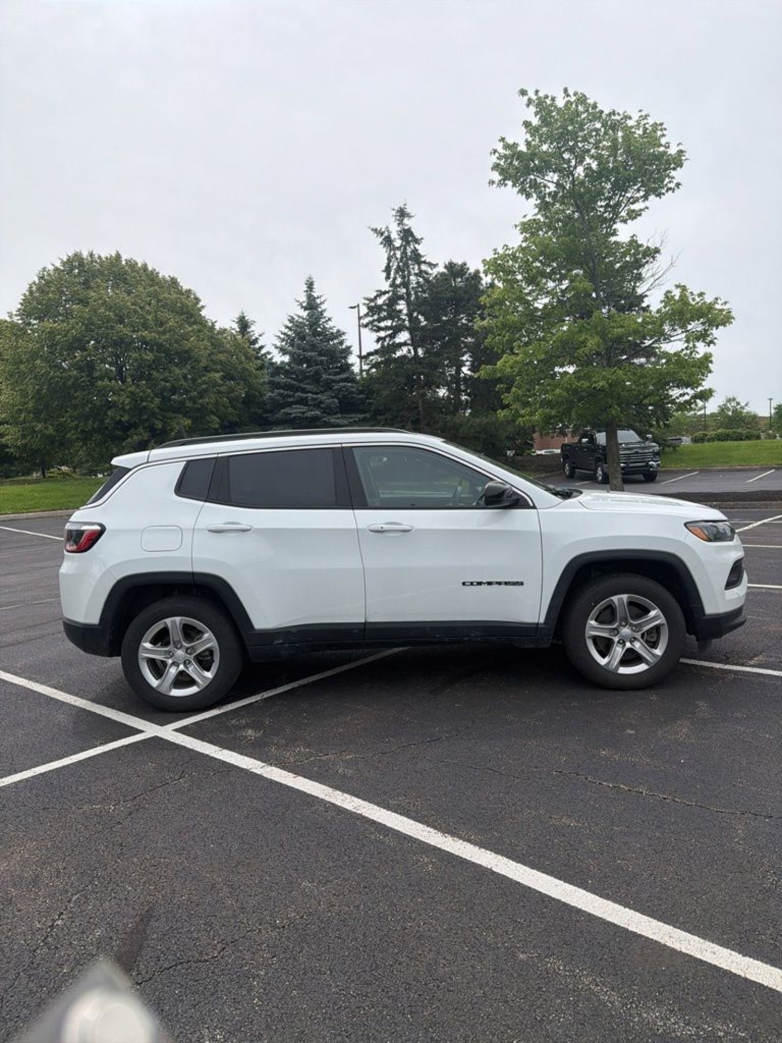 Used 2023 Jeep Compass Latitude AWD/4WD image 4