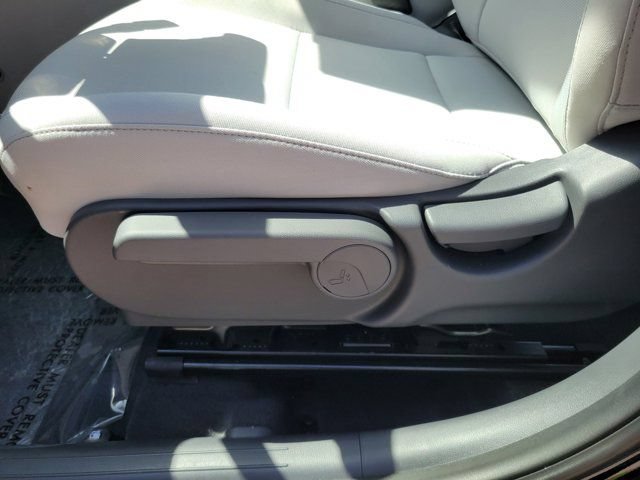 Used 2026 Hyundai Kona SE FWD image 13