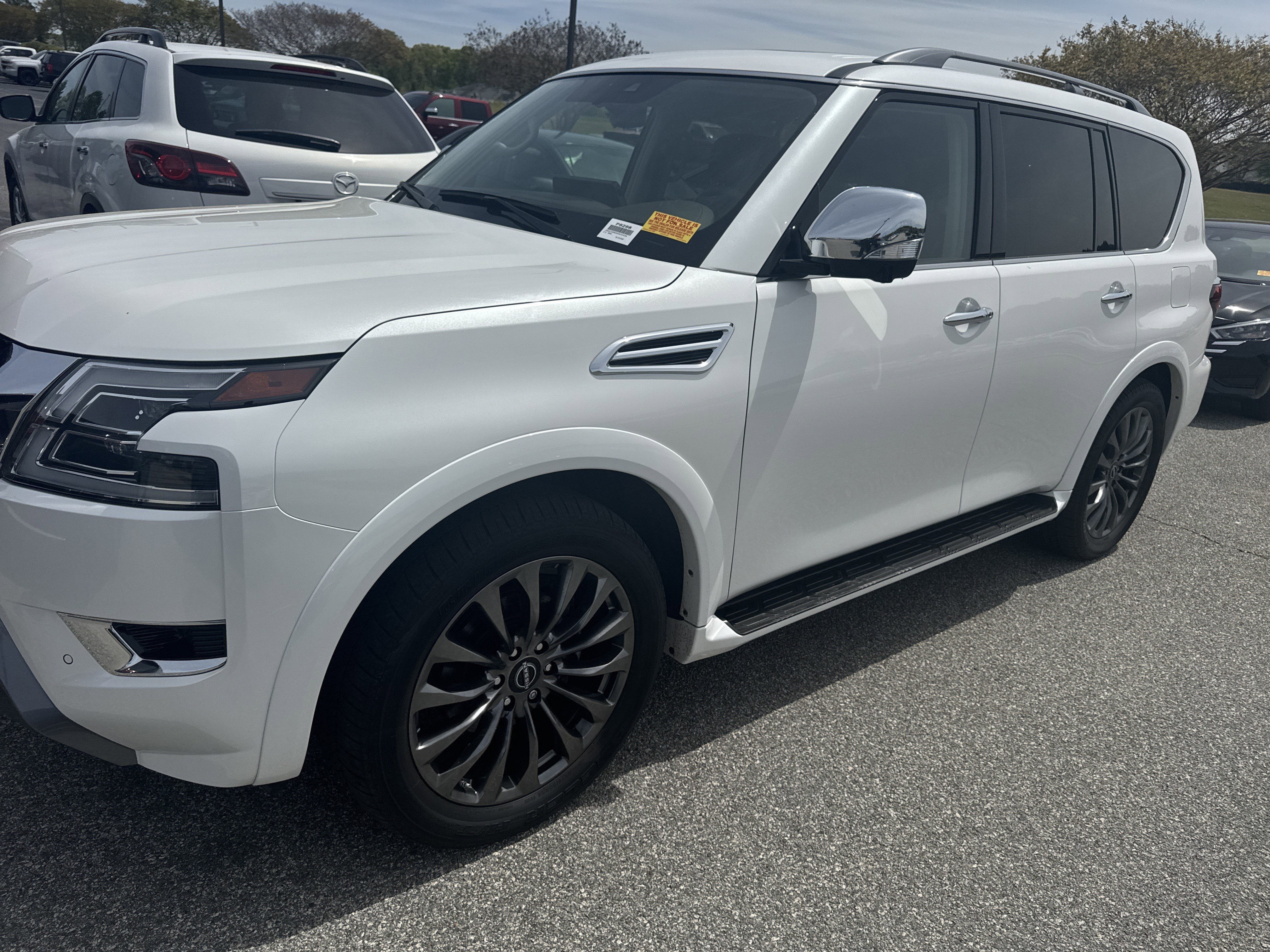 Used 2023 Nissan Armada Platinum w/ Captain's Chairs Package AWD/4WD image 5