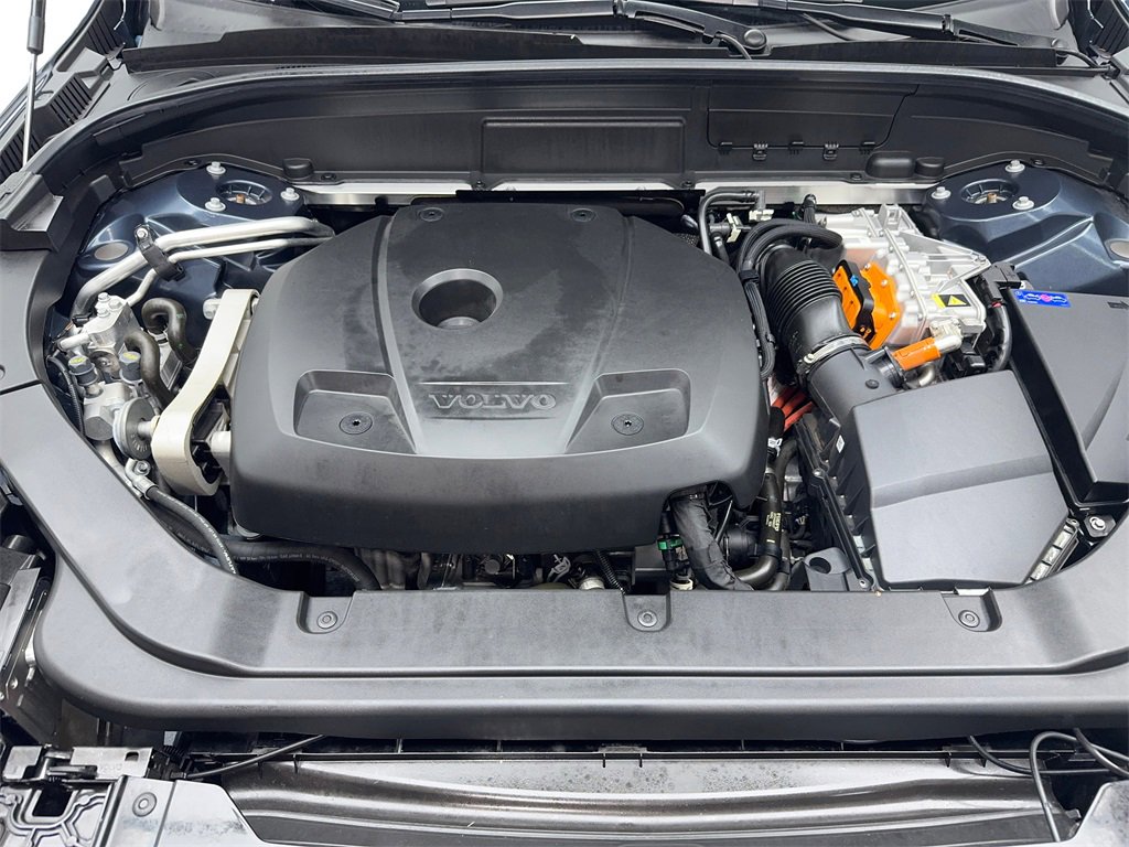 Used 2025 Volvo XC60 T8 Plus w/ Protection Package Premier image 58